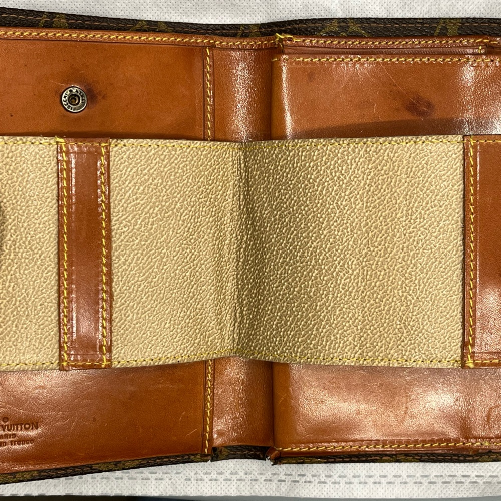 Louis Vuitton fold over purse/wallet - Picture 8 of 16